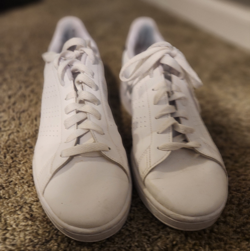 White Adidas Advantage Cloudfoam Comfort Size 11